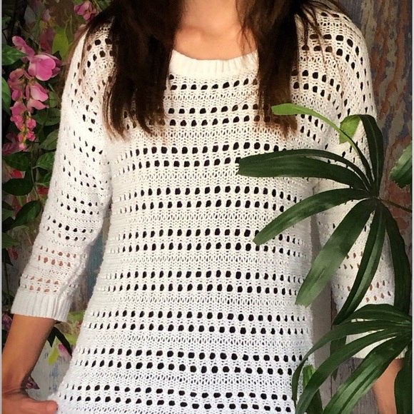 Dainty Light Crochet Top 3/4 Sleeve - Picture 5 of 5